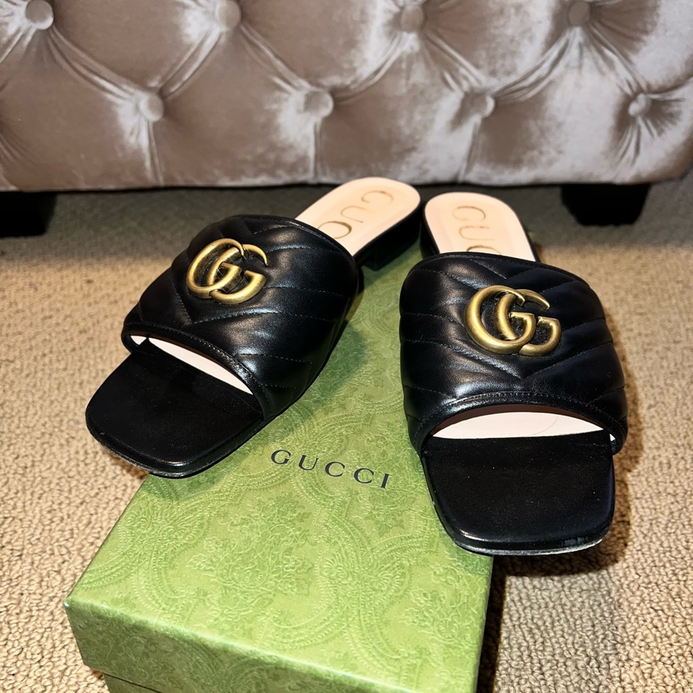 GUCCI SANDALS black and gold